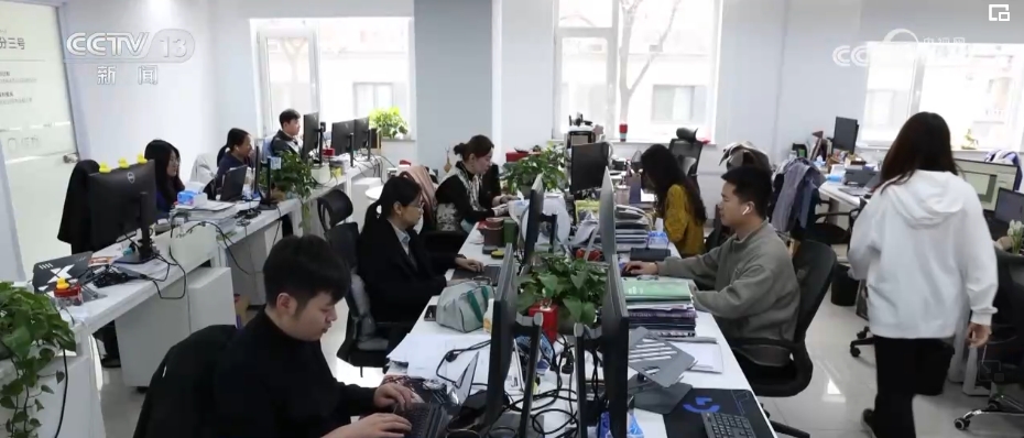 “種地種出成就感”！衛(wèi)星巡田、遠(yuǎn)程田管農(nóng)業(yè)生產(chǎn)煥發(fā)新活力