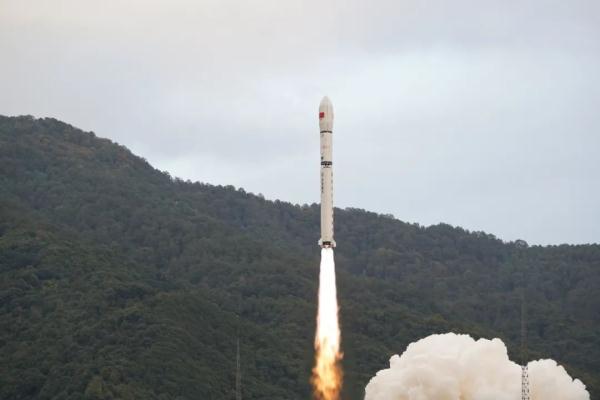 微厘空間01組衛(wèi)星成功發(fā)射：引領(lǐng)航天新紀(jì)元(圖1)
